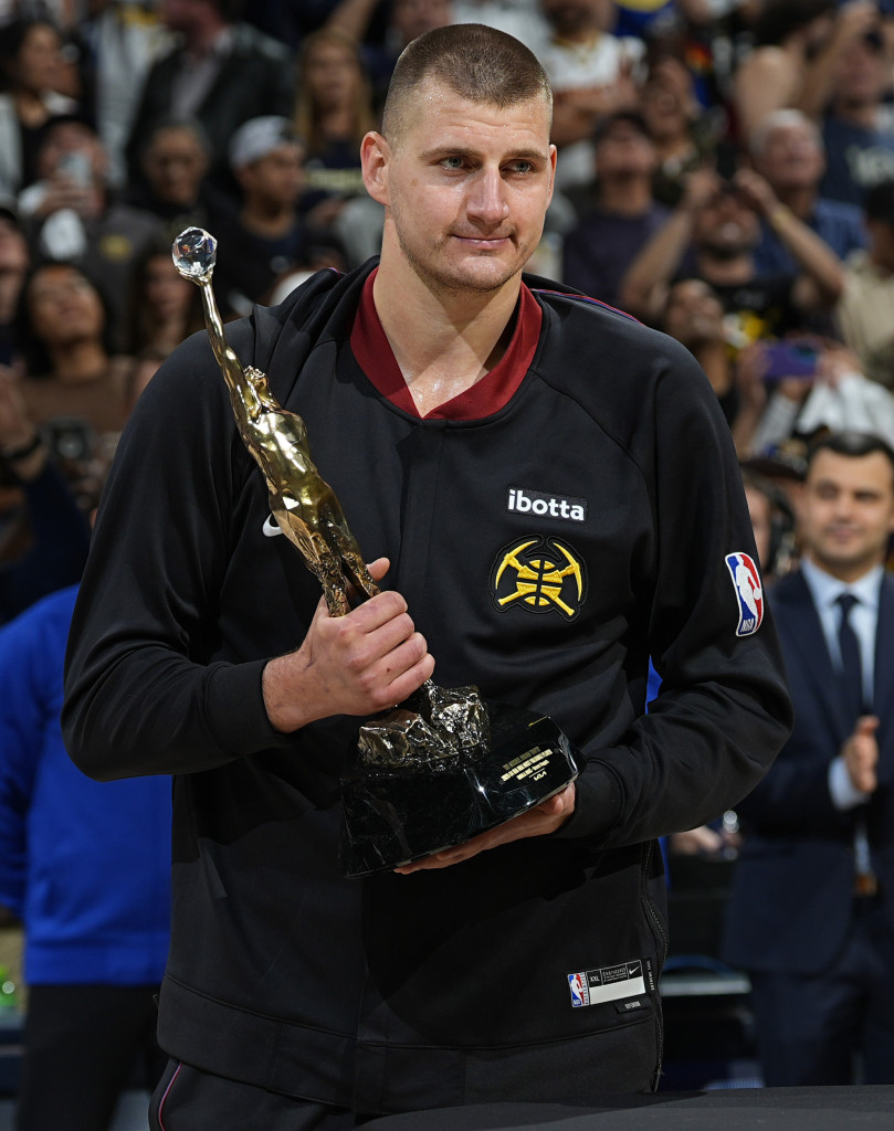 Nikola Jokić s MVP nagradom