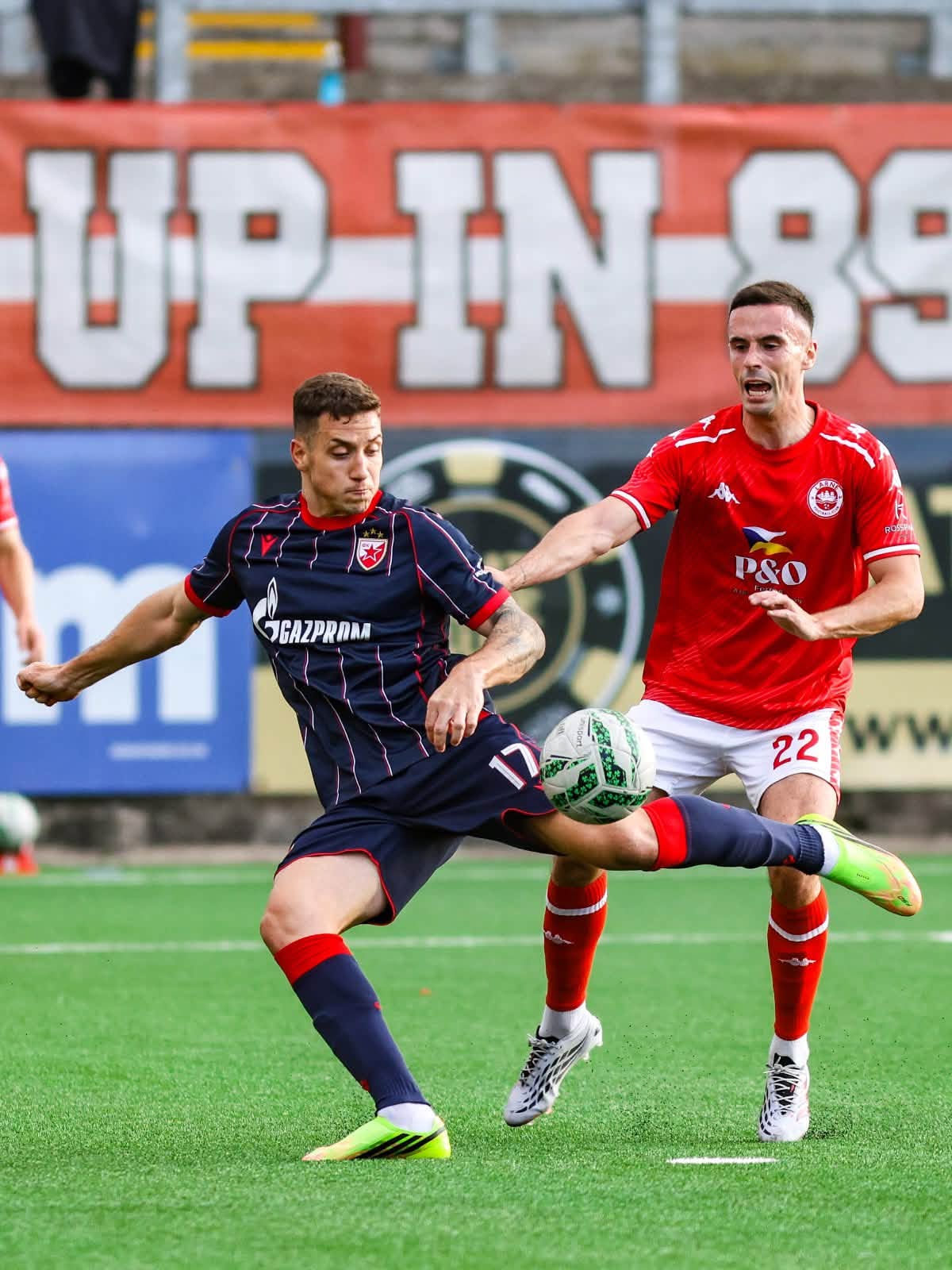 Larn - Crvena zvezda Larn - Crvena zvezda
