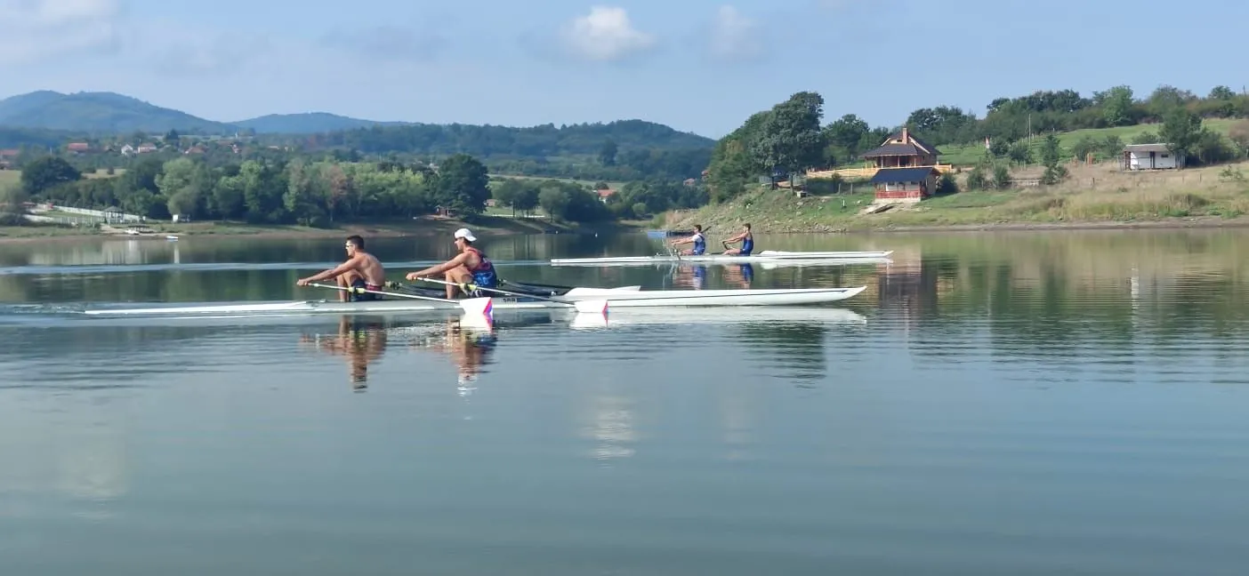 Veslanje na Gružanskom jezeru Veslanje na Gružanskom jezeru