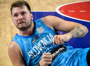 "DONČIĆ NE MOŽE DA ČUVA NI STALAK ZA KAMERU" Bivši NBA as oštar: Ne može ni da dotakne Irvinga! (VIDEO)
