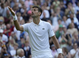 ATP MU ZABIO NOŽ U LEĐA, ĐOKOVIĆ GA DOVEO DO SUZA Teniser koji je otkrio aferu u koju su upetljali Novaka, ostao zatečen zbog Srbinovog gesta
