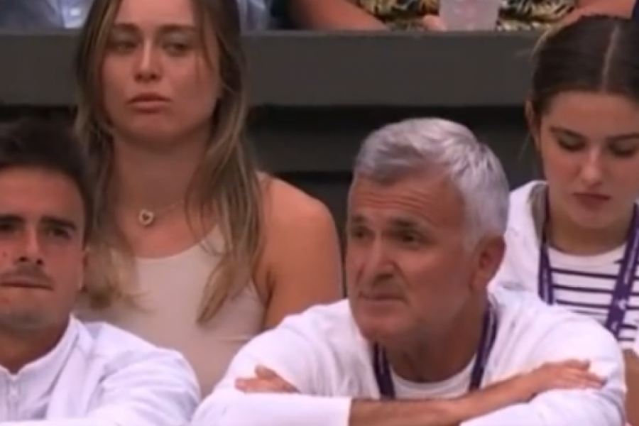 DRAMA U NAJAVI Snajka poludela: Streljala pogledom Cicipasovog oca, baš se naljutila (VIDEO)