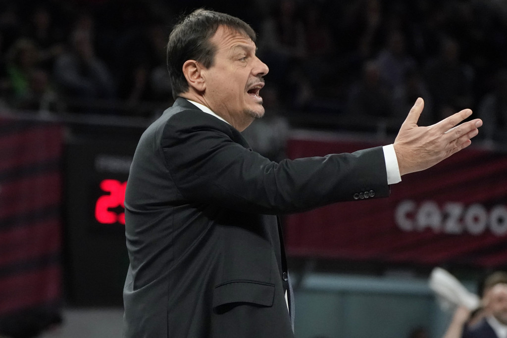 ATAMAN PONOVO DIVLJAO Turčin pravio haos i pretio sudijama (VIDEO)