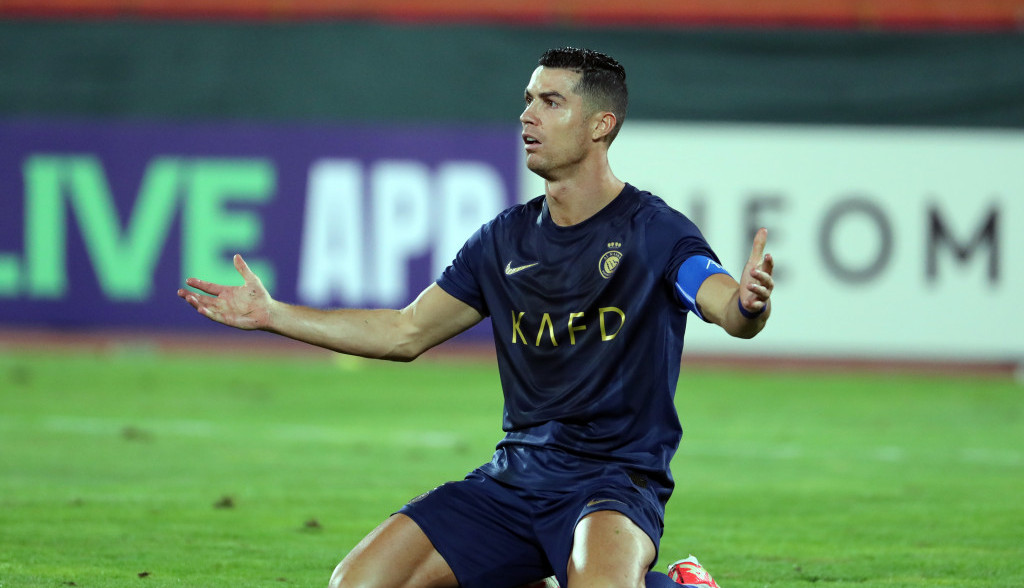 TOTALNI HAOS U KINI Ronaldo je za sve kriv, navijač upali u hotel u kom je njegov klub (VIDEO)