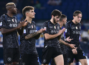 REAKCIJA POSLE PORAZA  Vlasnik Napolija zabranio treneru i fudbalerima da daju izjave