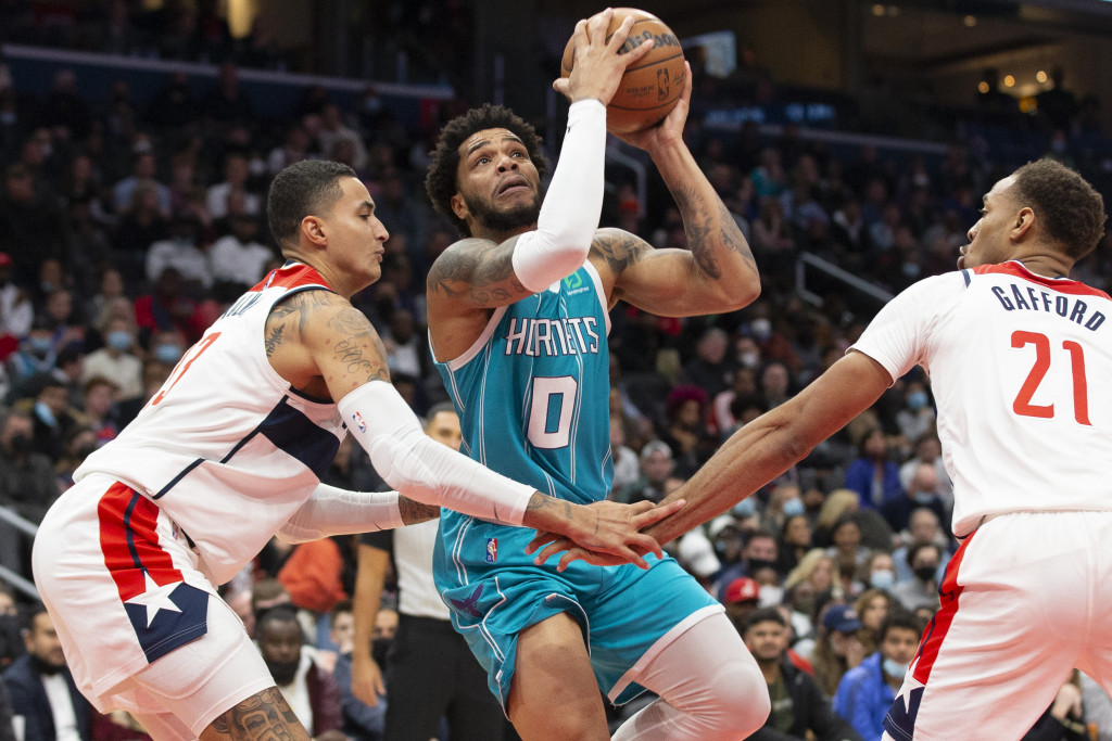 NALOG ZA HAPŠENJE I KRIVIČNA PRIJAVA ZA NBA ZVEZDU Prebio ženu, a sada prekršio zabranu prilaska