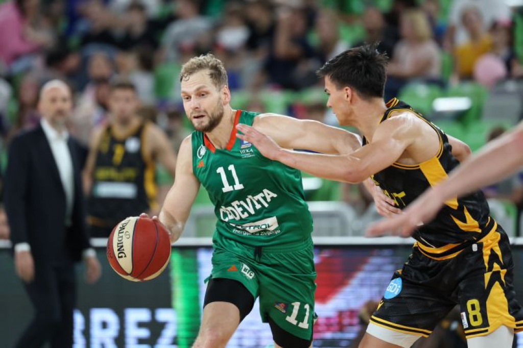 TRIJUMF "ZMAJEVA" U ABA LIGI Cedevita Olimpija deklasirala Split