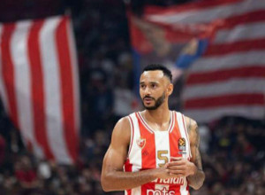 HANGINA PORUKA ZA KRAJ Retko koji stranac se ovako emotivno oprostio od Zvezde