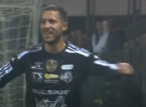 AZAR PODSETIO NA SLAVNE DANE Belgijanac se vratio na teren i zabeležio šest asistencija (VIDEO)