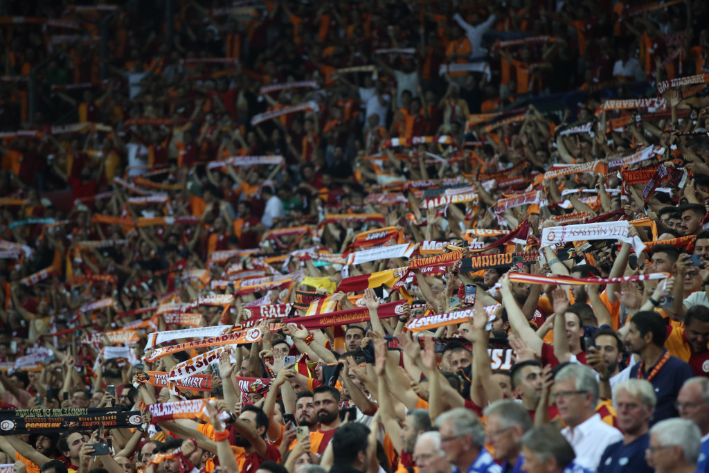KAZNA ZA GALATASARAJ UEFA rigorozna nakon haosa na Old Trafordu