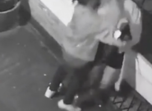 ISPLIVAO SNIMAK Fudbaler brutalno tukao devojku, ona morala da skače sa velike visine