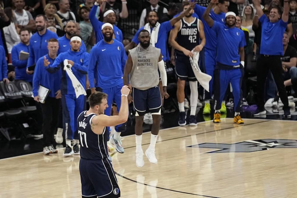 VAMBI I LUKA LICE U LICE Prštelo u NBA, Dončić opet pokazao kakav je majstor košarke