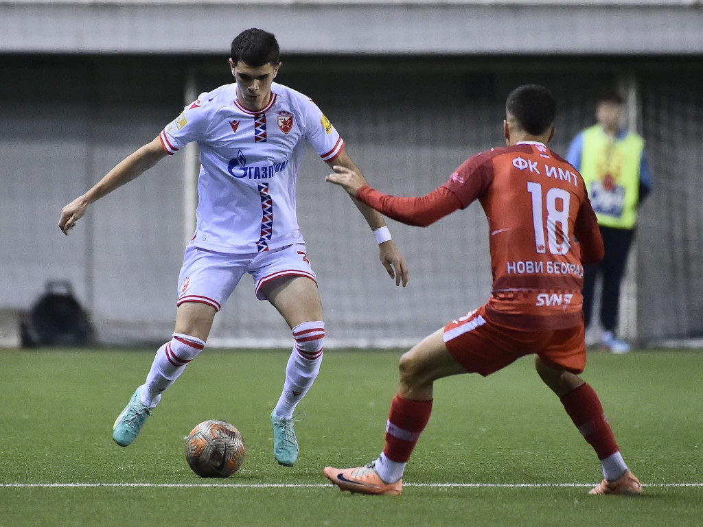 ZVEZDA SLAVILA "NA KROVU" Crveno-beli se ponovo mučili, Kraso i Olajinka doneli pobedu protiv "traktorista"