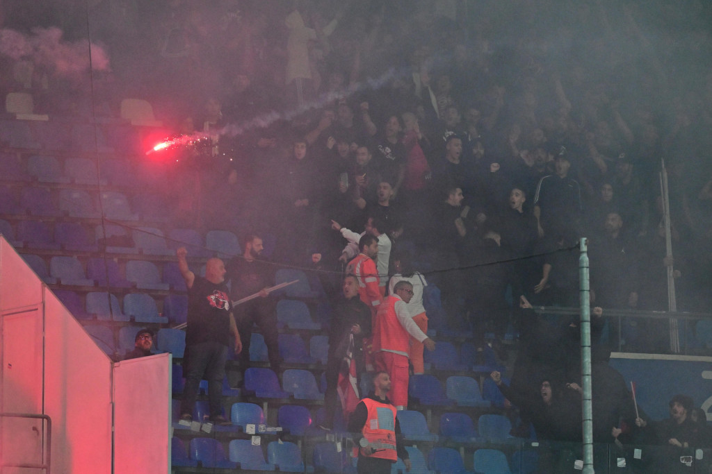 TRAGEDIJA NA STADIONU NAPOLIJA Posle meča sa Milanom pronađeno beživotno telo navijača