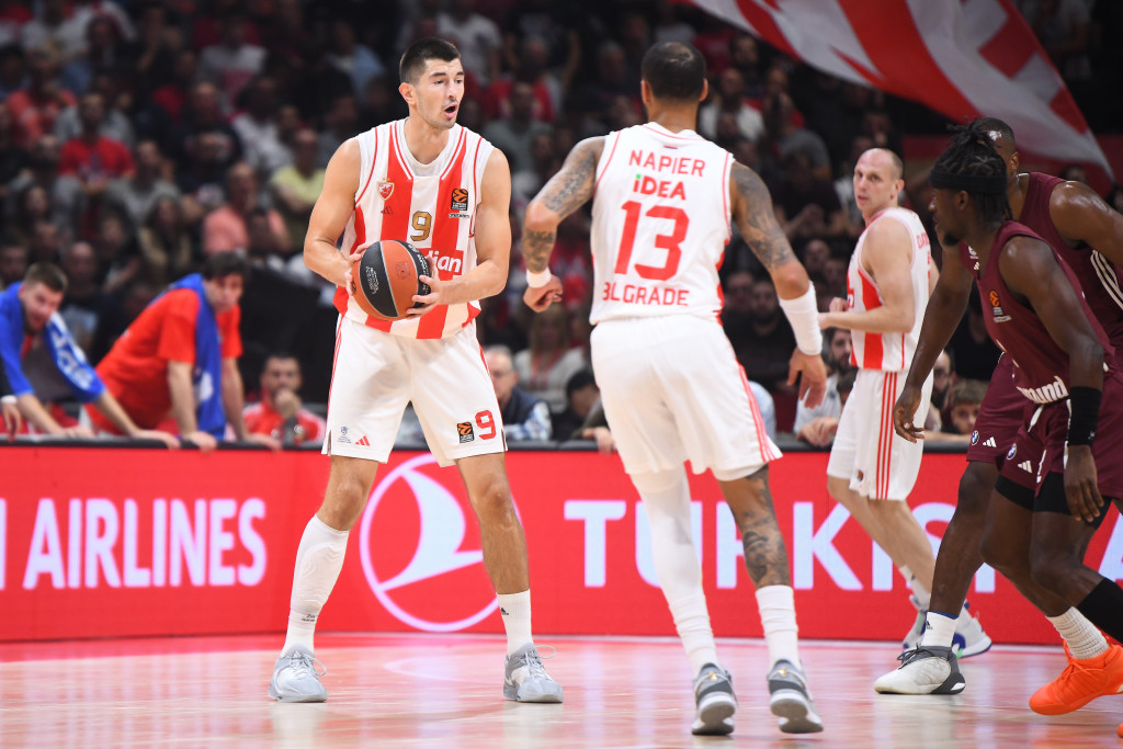 PAMTIĆE OVAJ TRENUTAK ČITAV ŽIVOT Reakcija mališana je obišla svet, Zvezda mu ispunila san, upoznao je svoje heroje (FOTO)
