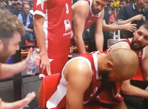 SAIGRAČ VIKAO NA MIROTIĆA Nervoza u Armaniju dostiže vrhunac, još jedan poraz "manekena" (VIDEO)