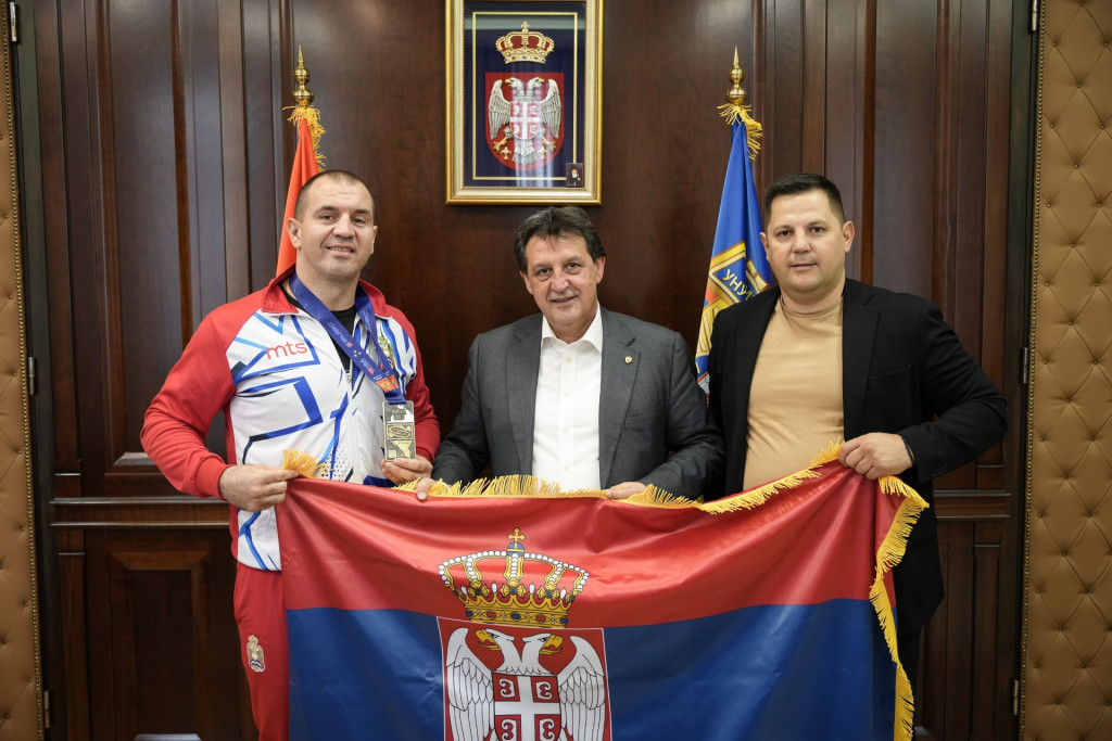 Ministar Gašić napravio prijem za kapitena boks selekcije Srbije Vladana Babića