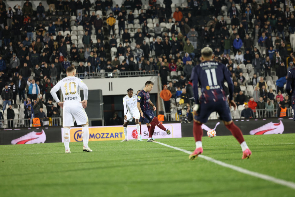 JEDNA ADRESA, PARTIZAN - HUMSKA 1 Crno-beli fudbaleri zovu "grobare": Vaš aplauz nas nosi, napunite stadion (VIDEO)