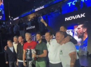 NOLE ZAPLESAO PA PODIGAO PEHAR Pogledajte kako su pred Alkarazov meč Novaka proglasili najboljim