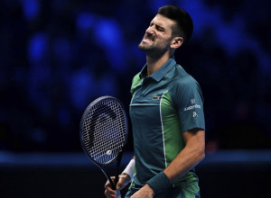 NOVAK SLAVIO, ALI NIJE PROŠAO DALJE Đoković pobedio Hurkača, u polufinale ga vodi jedino pobeda Italijana
