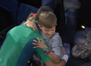 NAJLEPŠA SCENA U TORINU Novak Đoković u zagrljaju Stefana i Tare posle titule (VIDEO)