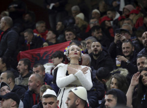 JEZIVE SCENE Albanci razvili šokantan transparent, da li će UEFA konačno reagovati? (FOTO)