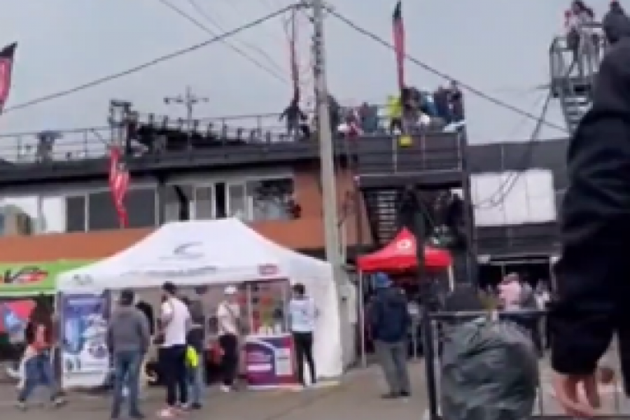 STRAŠNA TRAGEDIJA Poznata novinarka bizarno poginula na trkama, njene ćerke sve gledale (VIDEO)