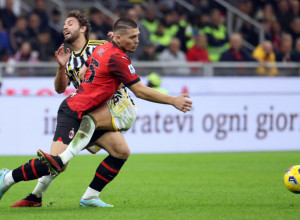 KOŠMARNO VEČE U MONCI Luka Jović dobio crveni karton zbog udaranja protivnika, Milan se vratio posle 0:2, ali u 90. minutu ostao bez bodova