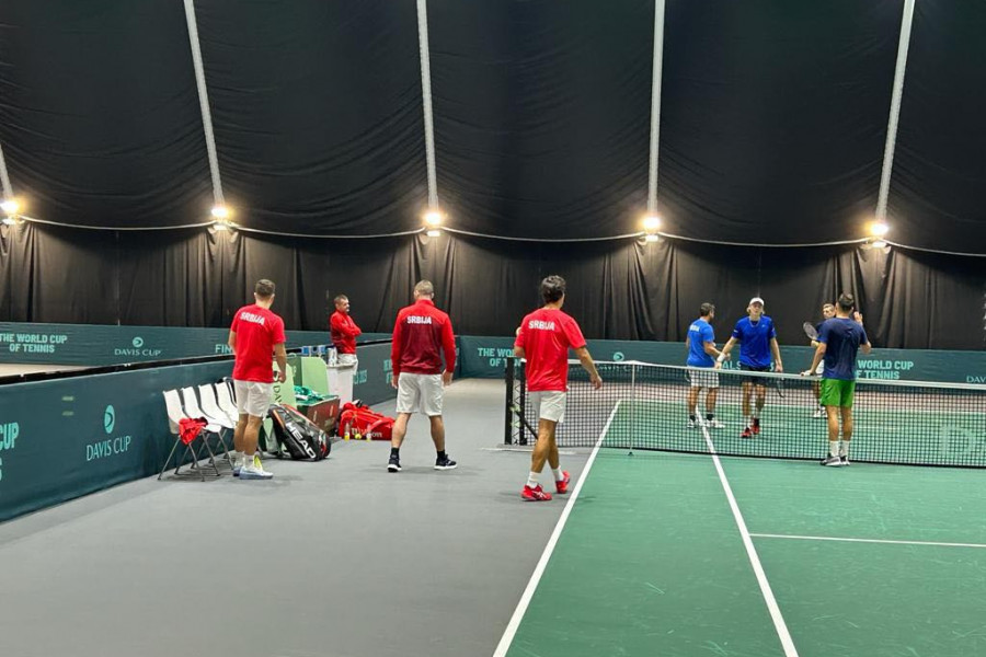 SRBIJA OSTALA BEZ FINALA Novak i Miomir nemoćni protiv Sinera i Sonega, Italijani sa Australijom za "salataru"