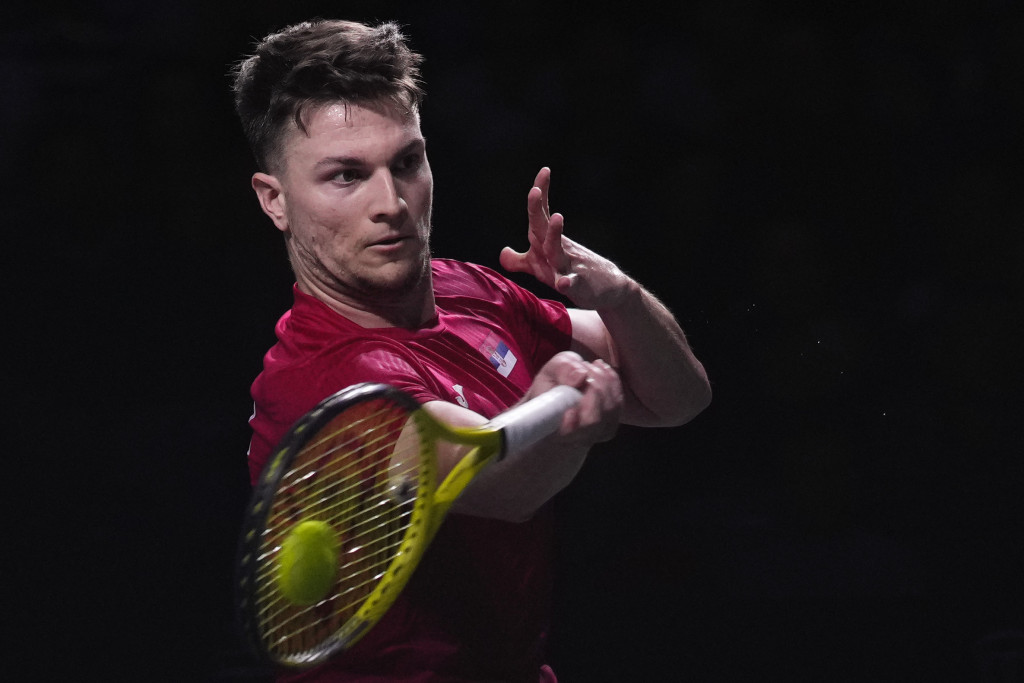 LOŠ DAN ZA SRPSKI TENIS Eliminisan i Miomir Kecmanović