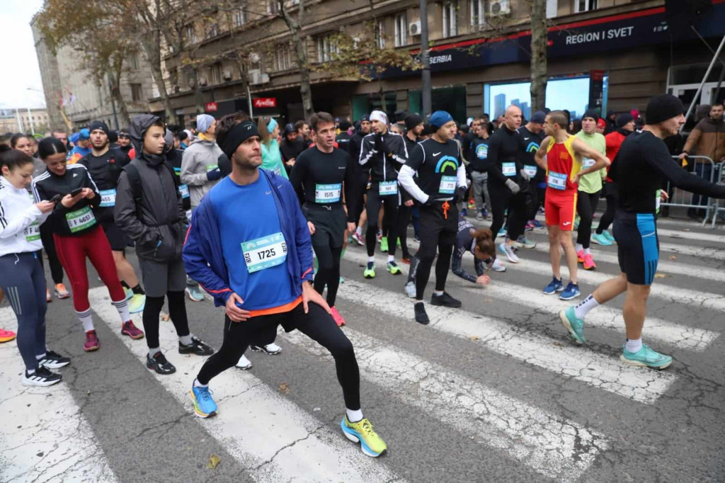 SVAKA ČAST Ni hladno vreme ne sprečava trkače da učestvuju na Beogradskom polumaratonu