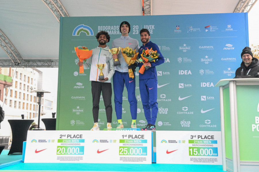 SPUŠTENA ZAVESA NA JOŠ JEDAN SPORTSKI SPEKTAKL U PRESTONICI Sjajnom Elzanu Bibiću pobeda i rekord Beogradskog polumaratona