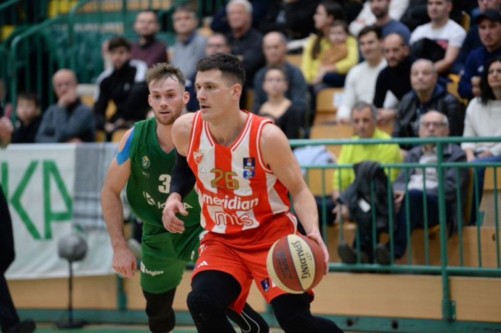 ZVEZDA U LAGANOM RITMU SLAVILA U NOVOM MESTU Crveno-beli rutinskom partijom savladali Krku za osmu pobedu u regionalnoj ligi