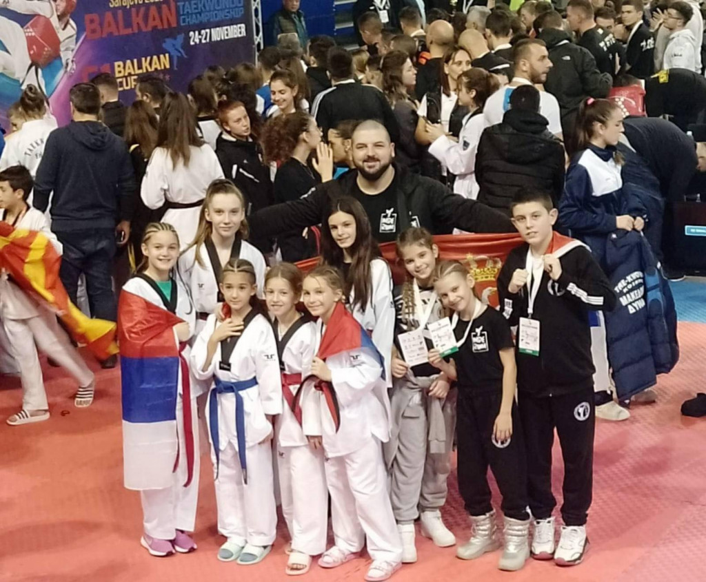 SRPSKA TROBOJKA NA POSTOLJU Kad ljubav prema sportu pobedi: Imamo nove tekvondo šampione