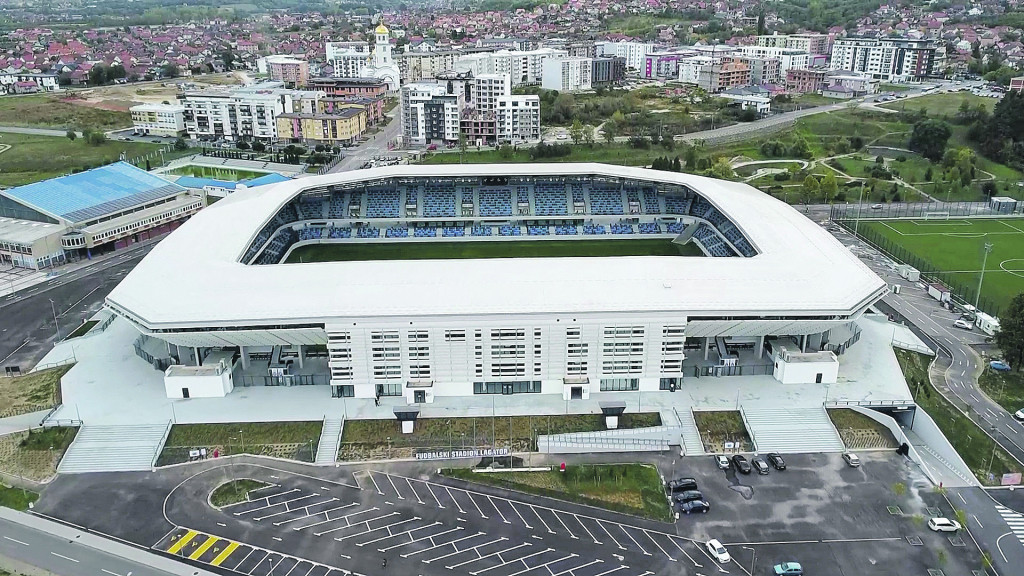 PREDSTAVLJAMO NOVE STADIONE SRBIJE - LOZNICA Lepotan na dva nivoa