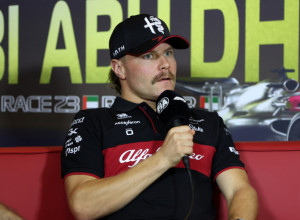 Zvezda Formule 1 sakupila 150.000 dolara prodajom kalendara s nagim fotografijama