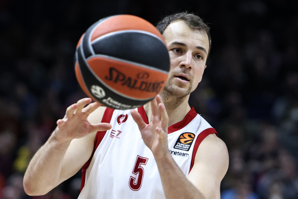 NIŠTA OD ZVEZDE Pangos ipak ostaje u Milanu