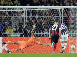 BALKANCI DOMINIRALI, FENER KIKSNUO Tadić opet pogodio, Džeko ga ispratio