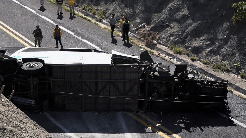 DVE OSOBE POGINULE Strašna tragedija, prevrnuo se autobus fudbalskog kluba
