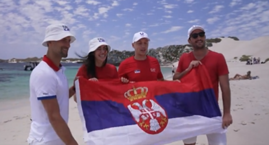 ŠTA NOVAK SVE RADI U PERTU? Ovo je totalna ludnica, Đoković ne staje, vozio se avionom, pa napravio haos (VIDEO)