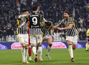 VLAHOVIĆ OSTAJE BEZ SAIGRAČA Junajted spremio 58 miliona evra za fudbalera Juventusa