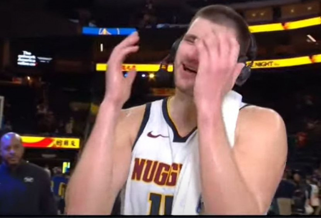 "BRATE, OVO JE VEĆ DRUGI PUT" O'Nil i Jokić napravili šou, pogledajte reakciju Barklija na trojku Srbina (VIDEO)