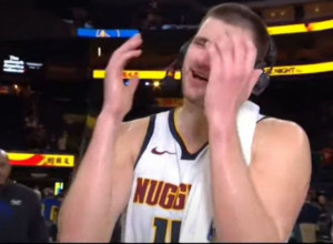 "BRATE, OVO JE VEĆ DRUGI PUT" O'Nil i Jokić napravili šou, pogledajte reakciju Barklija na trojku Srbina (VIDEO)
