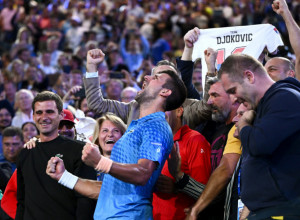 POJAVIO SE NOVAK, A ONDA JE NASTAO HAOS Pogledajte kakvu je ludnicu Đoković izazvao na Australijan openu (VIDEO)