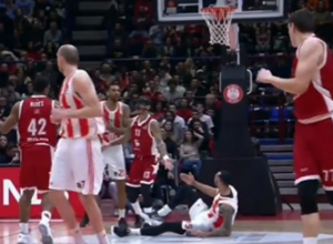 PONOVO JE RAZBESNEO "DELIJE" Šabaz pokvareno udario igrača Zvezde (VIDEO)