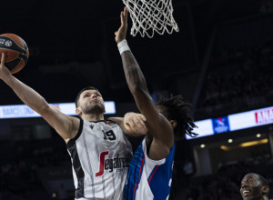 VIRTUS U KRIZI Efes zgazio klub iz Bolonje i uhvatio poslednji voz za plej-of