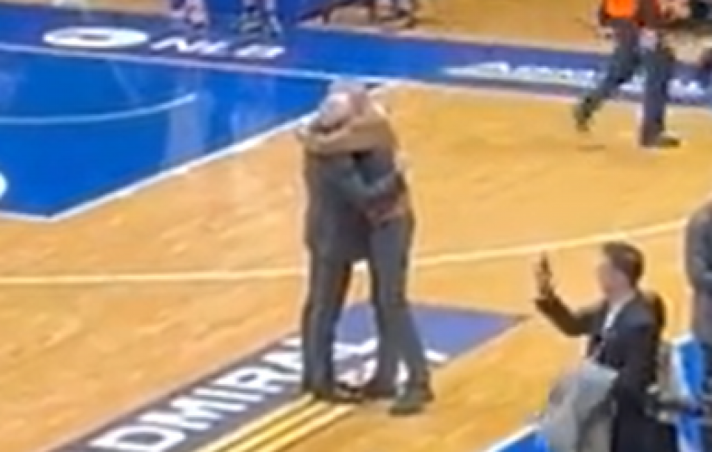 SJAJAN MOMENAT Zagrljaj Žoca i Ace Petrovića u Zagrebu (VIDEO)