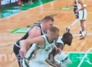 JOKIĆ JE GENIJE, A OVO JE DOKAZ Nikola jednim potezom nasamario dvojicu igrača, odluka sudija mnoge razbesnela (VIDEO)