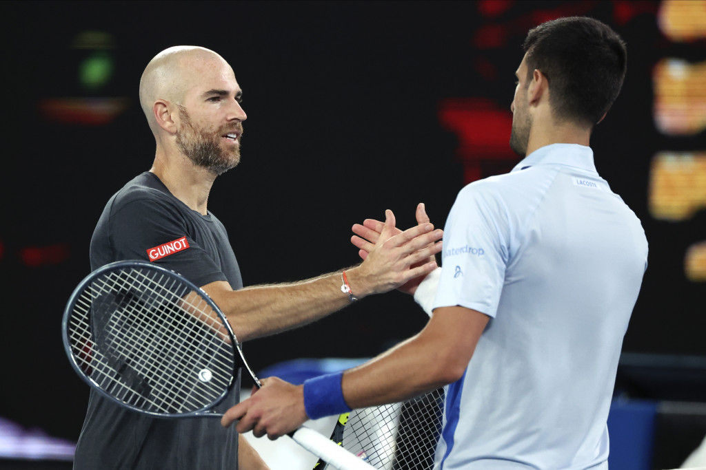 URNEBESNO Pogledajte reakciju Manarina nakon što je Novak poveo sa 6:0, 6:0 (VIDEO)