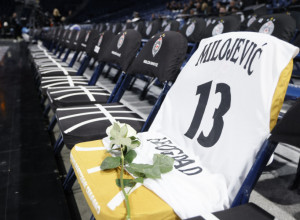 U DEKIJEVU ČAST Komemoracija povodom smrti Dejana Milojevića u Skupštini grada Beograda